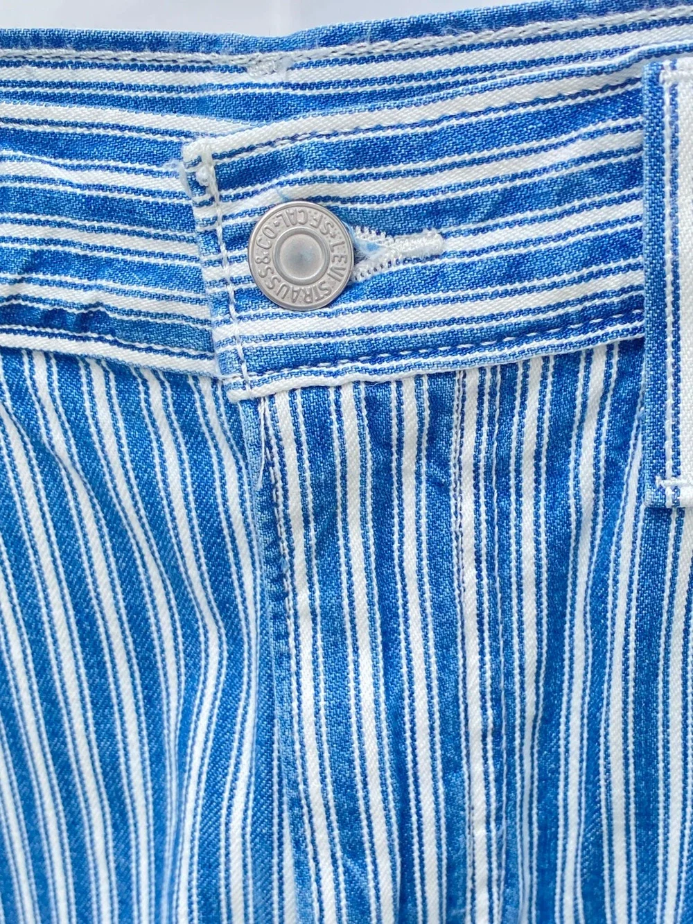 Levis classic blue